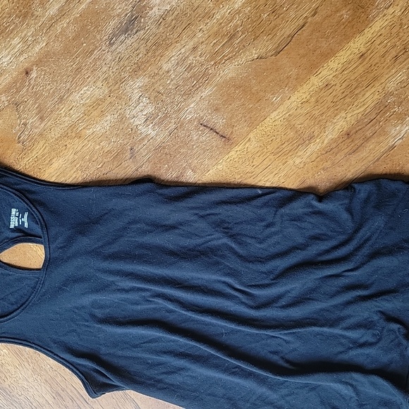 🍀Mossimo Suply Co open back black tank top!! Extra long - Picture 4 of 8